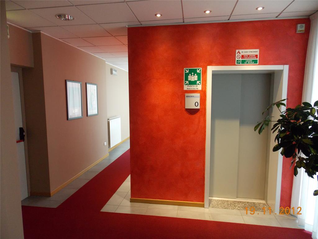 Hotel David Sesto Calende Exterior photo