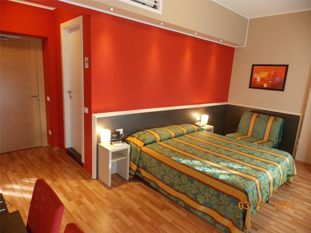 Hotel David Sesto Calende Exterior photo